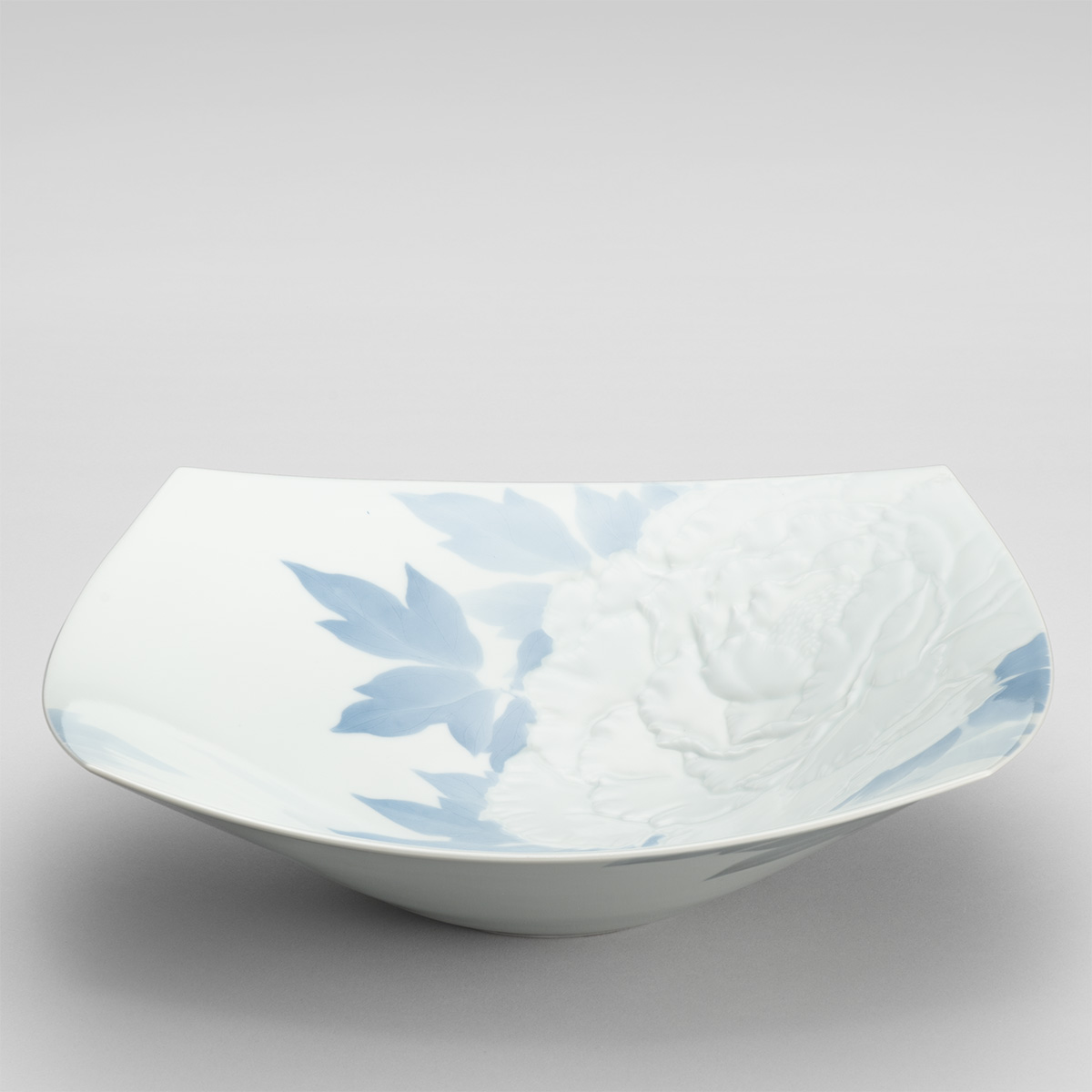 染付彫四方鉢「花の王」 | ARTerrace