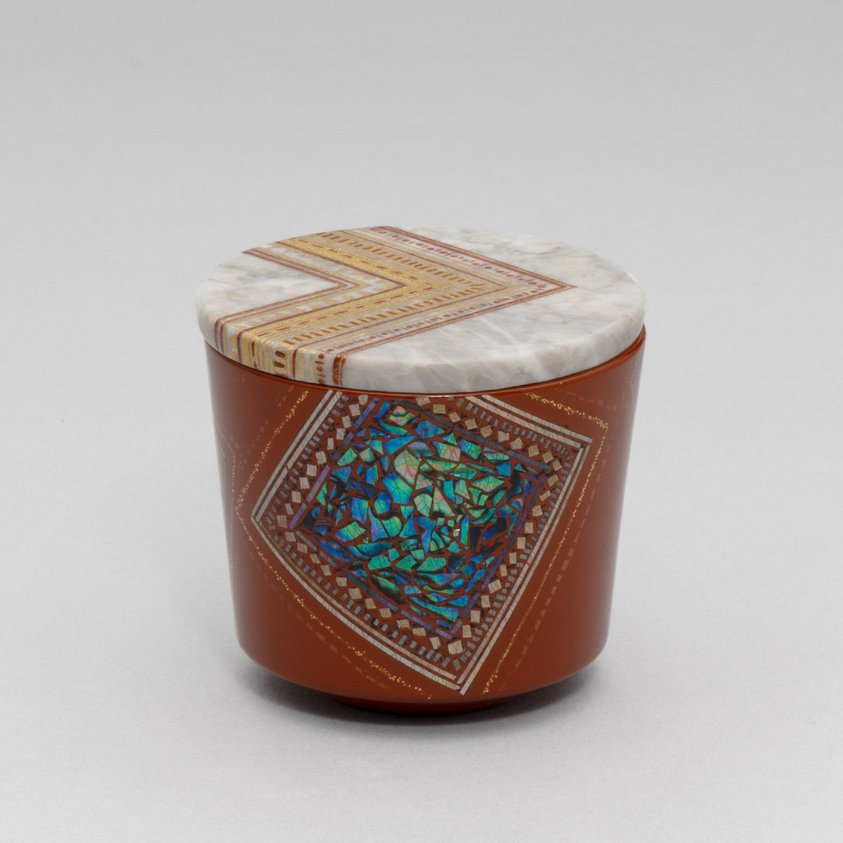 色貝蒔絵飾筥「南」 | ARTerrace