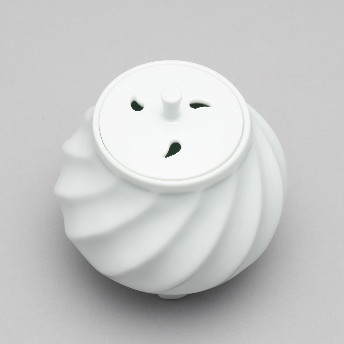 白磁渦文 香炉 | ARTerrace