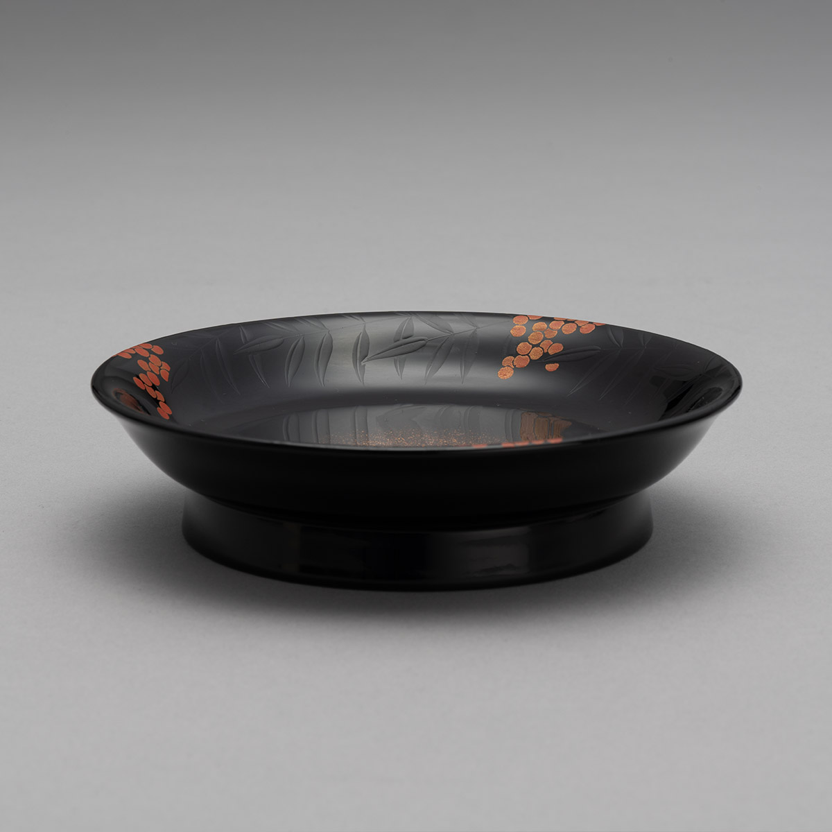 蒔絵螺鈿菓子器「秋実」（鳥） | Dish for Sweets with Design in Maki