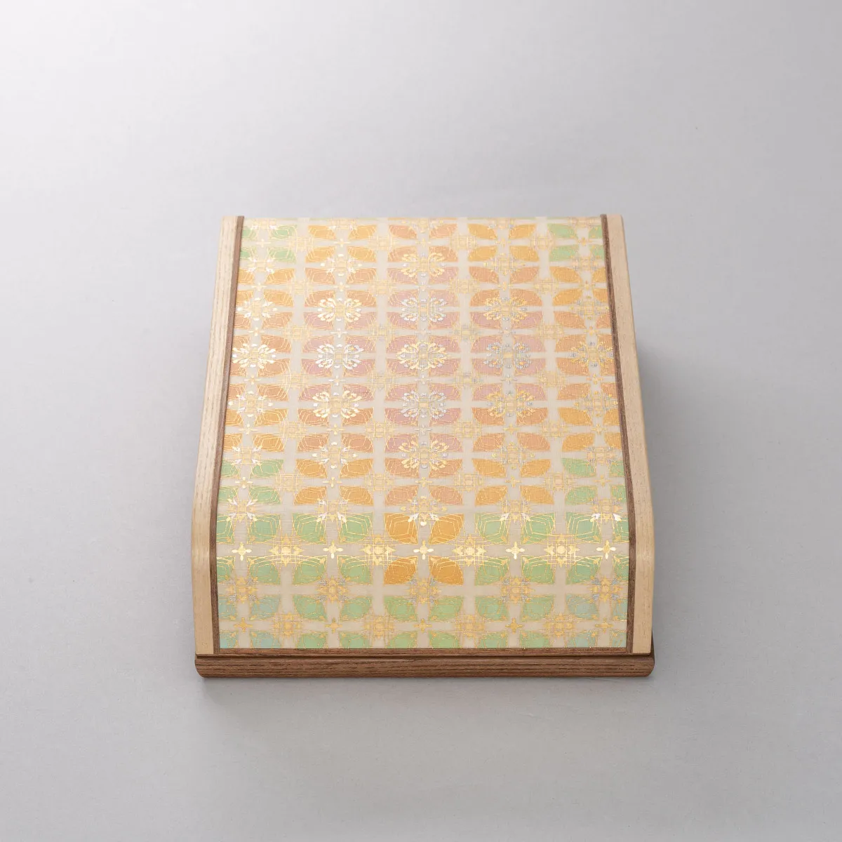 截金絲綢飾筥  花游