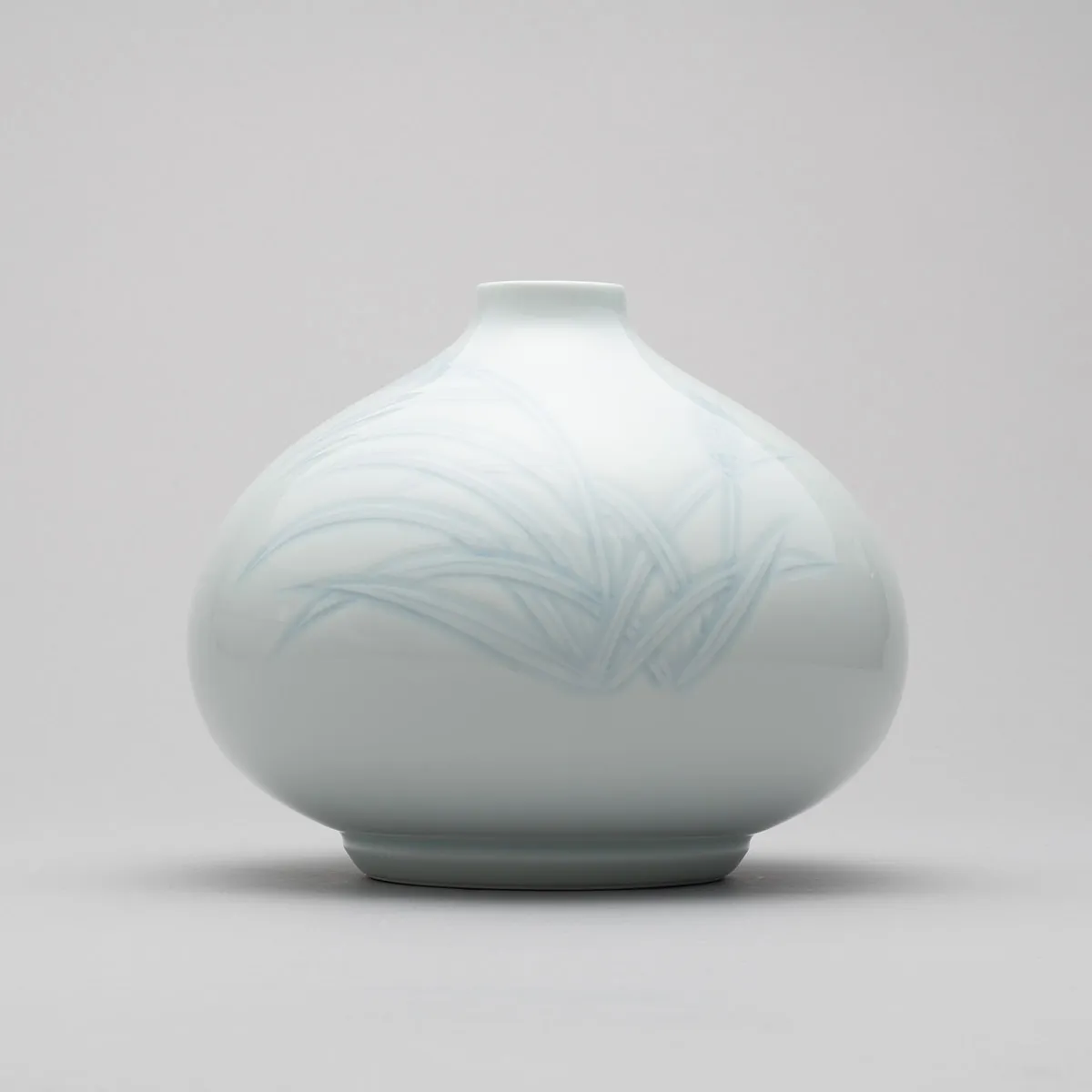 白磁縄文壺　菊池一磨作　未使用品 白磁縄文壺 菊池一磨作 未使用品 白磁縄文壺 菊池一磨作 未使用品