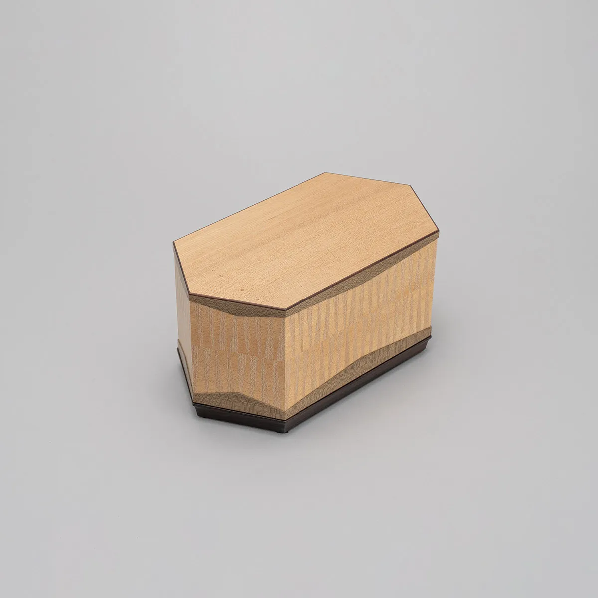 楡木画六角飾箱「漣」