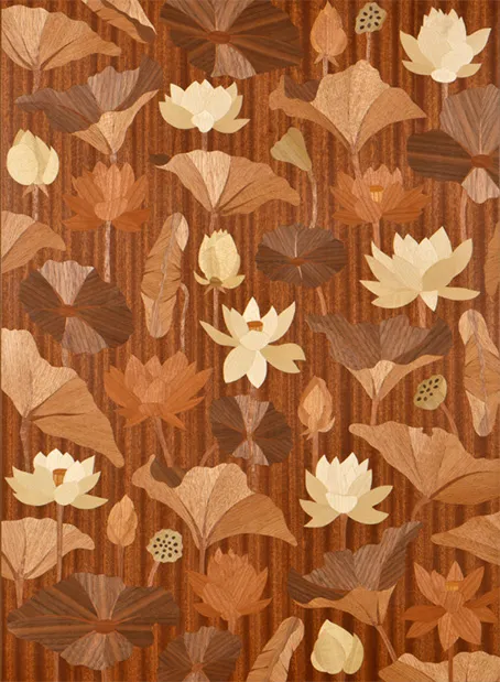 受賞作品名「蓮 〜紅白〜」作：島田 晶夫　Akio Shimada's wood inlay work Lotus - Crimson and White