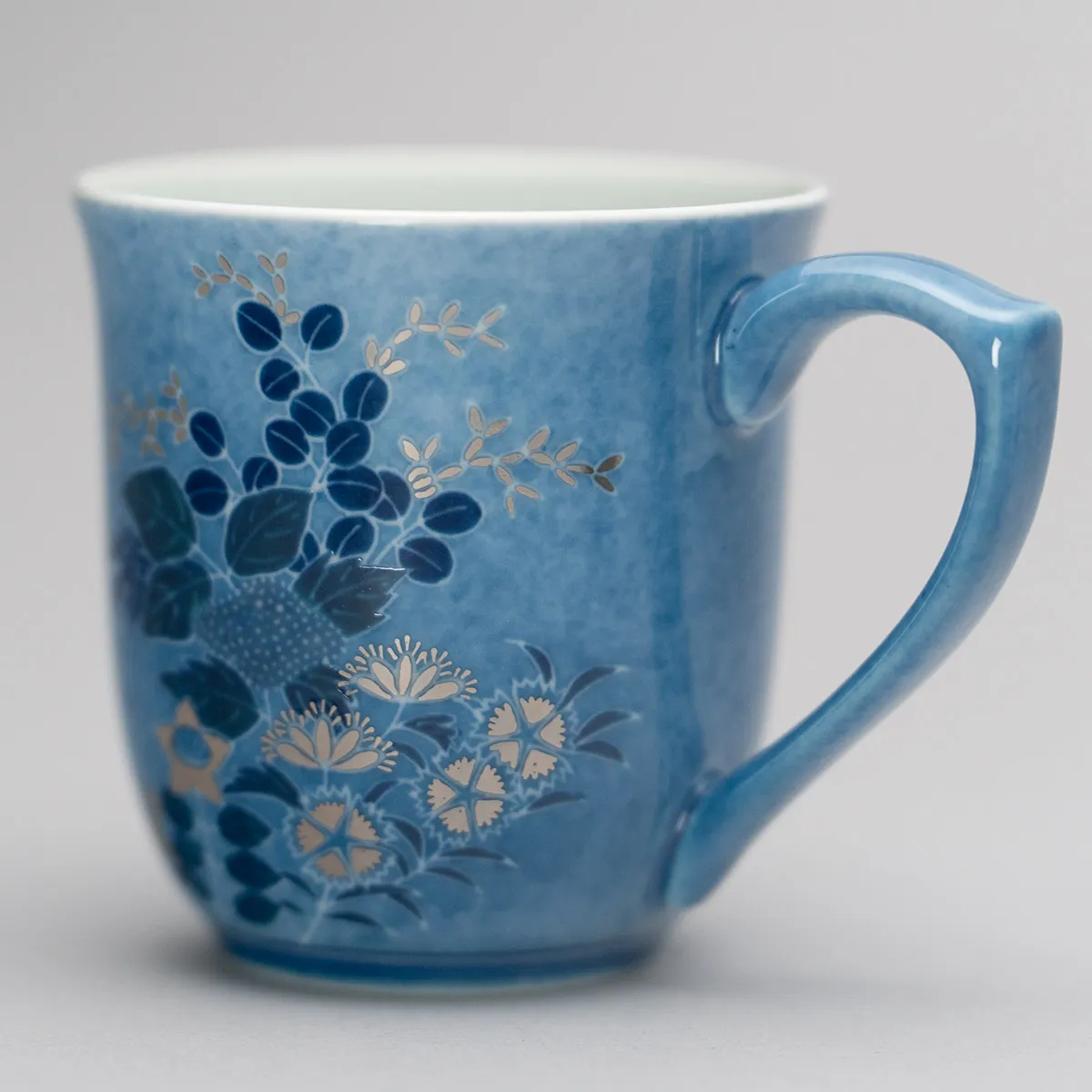 色絵吹墨墨はじき秋草文碗