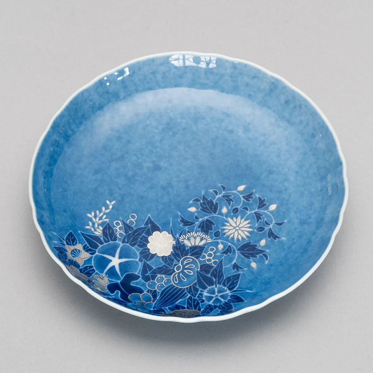 色絵吹墨墨はじき四季花文碗皿