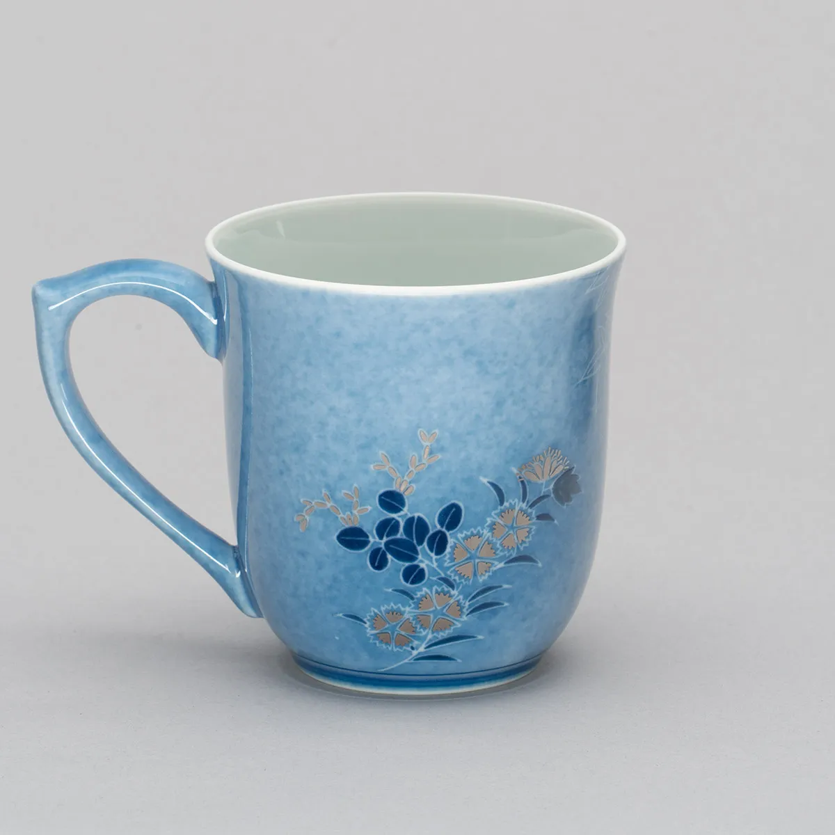 色絵吹墨墨はじき秋草文碗