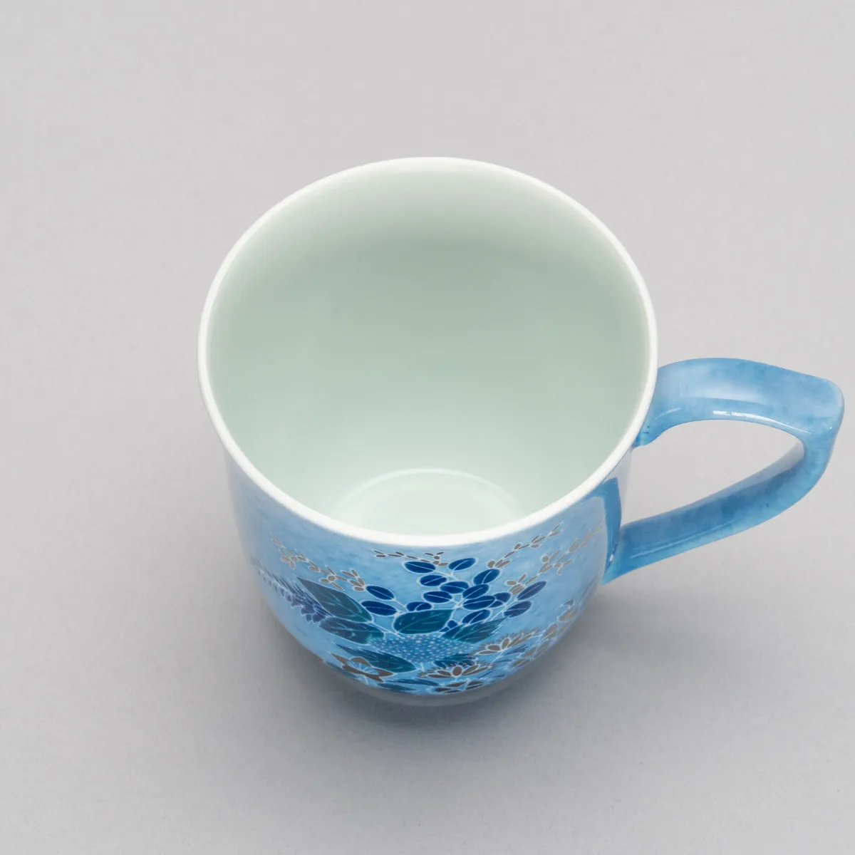 色絵吹墨墨はじき秋草文碗