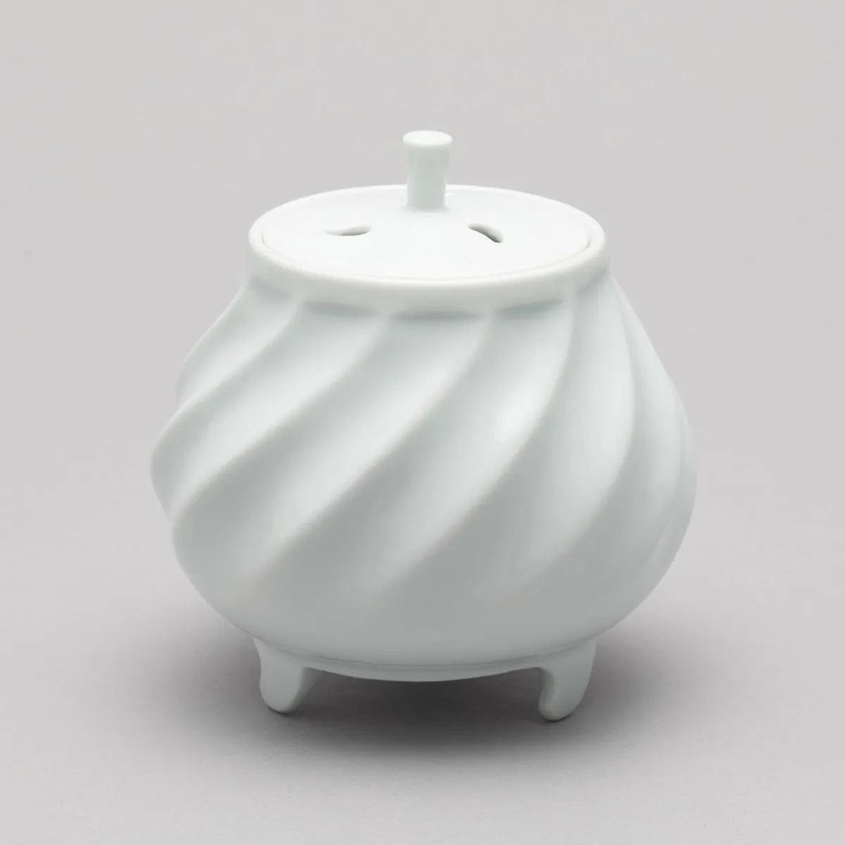 白磁渦文 香炉