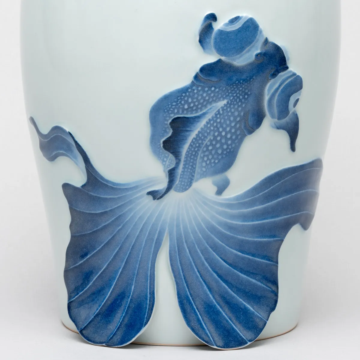 蓋付壷「金魚の舞」