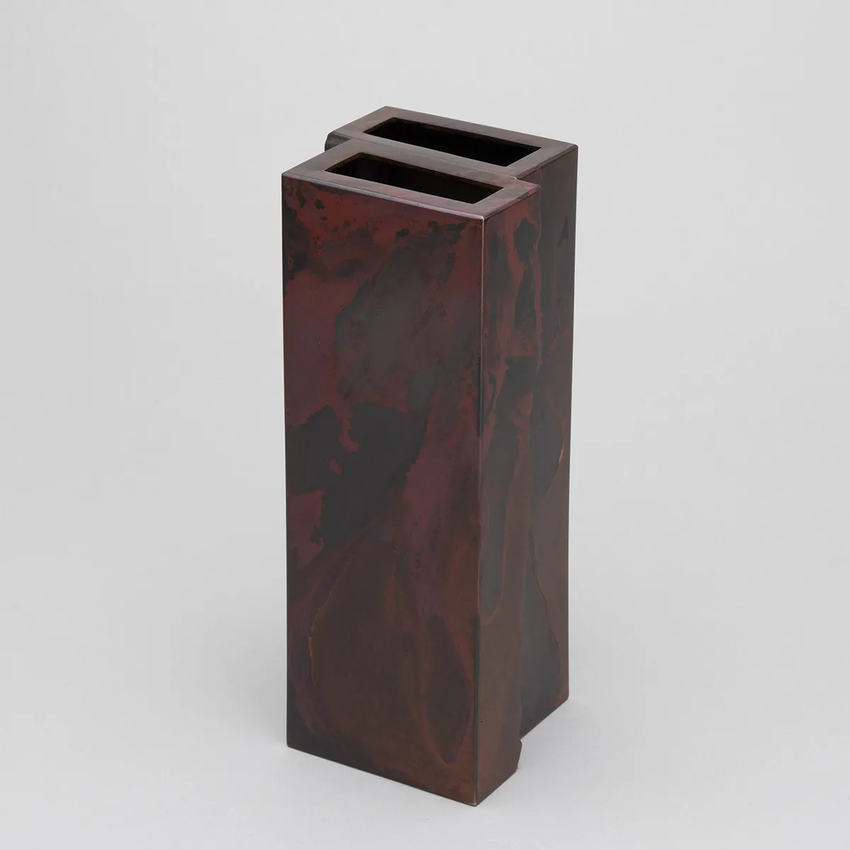 朱銅花器「汀」