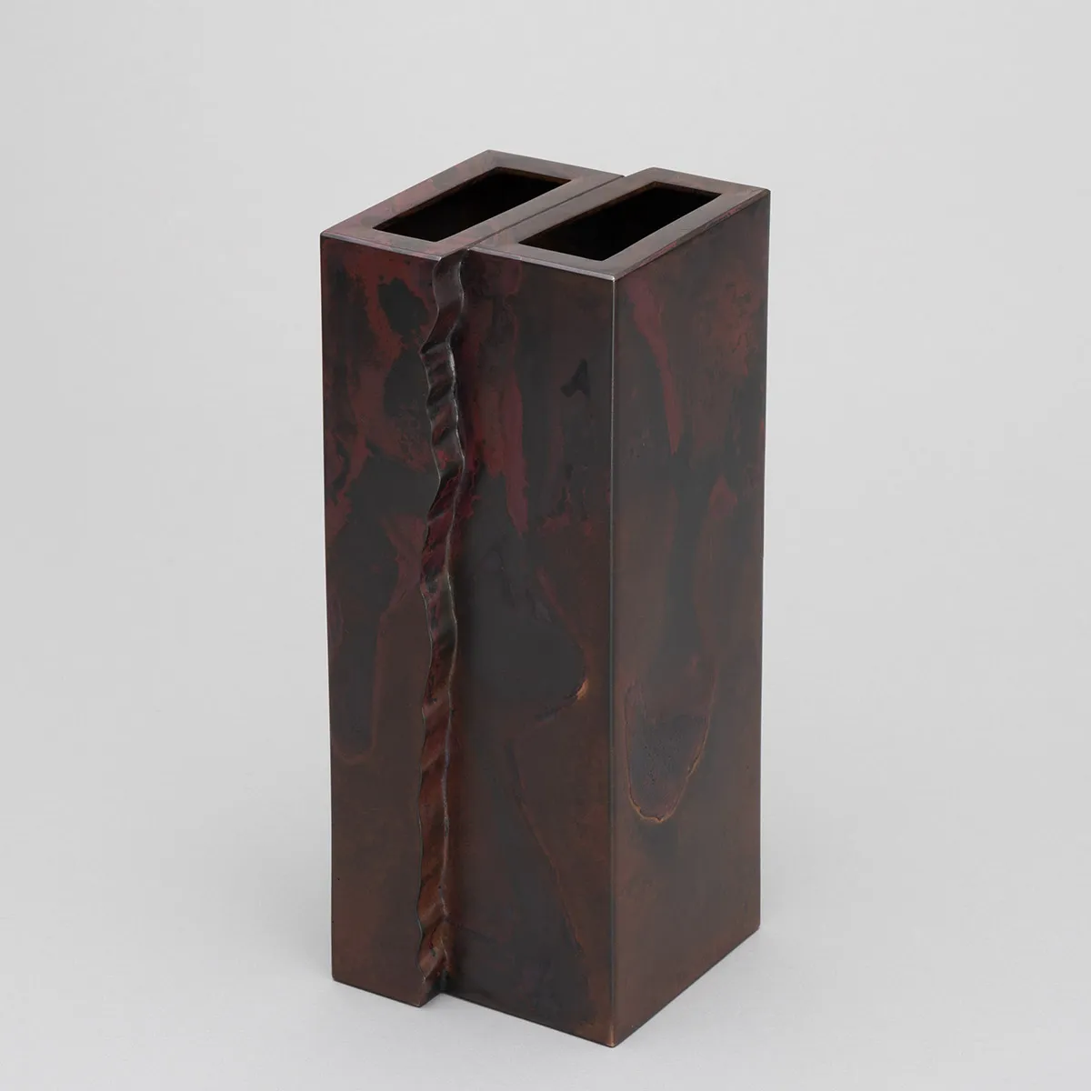 朱銅花器「汀」