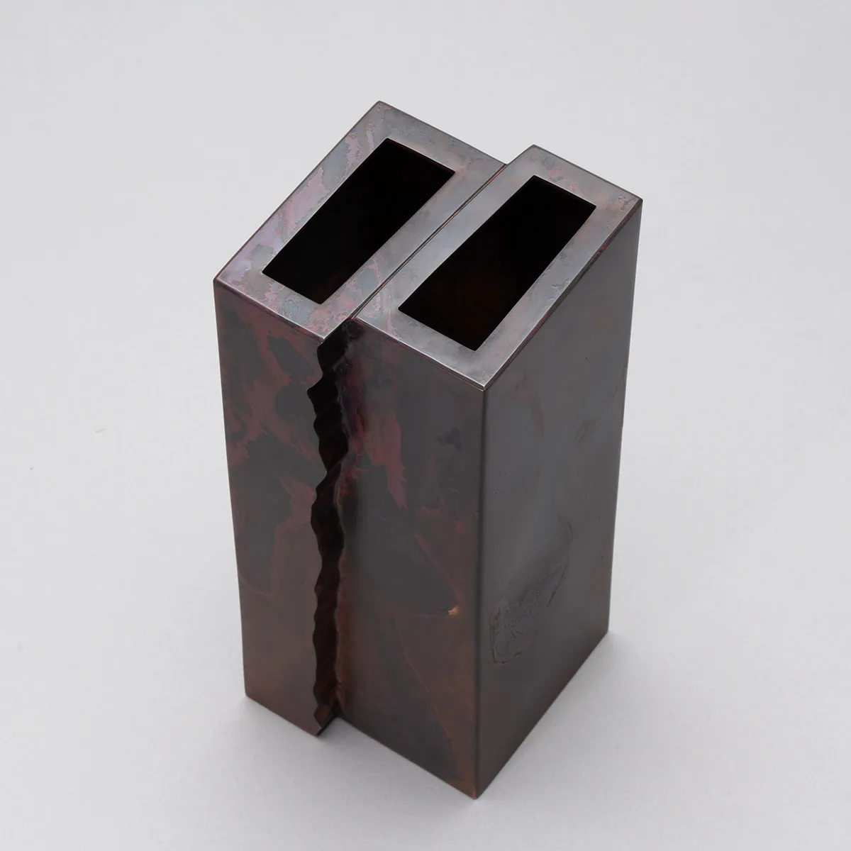 朱銅花器「汀」