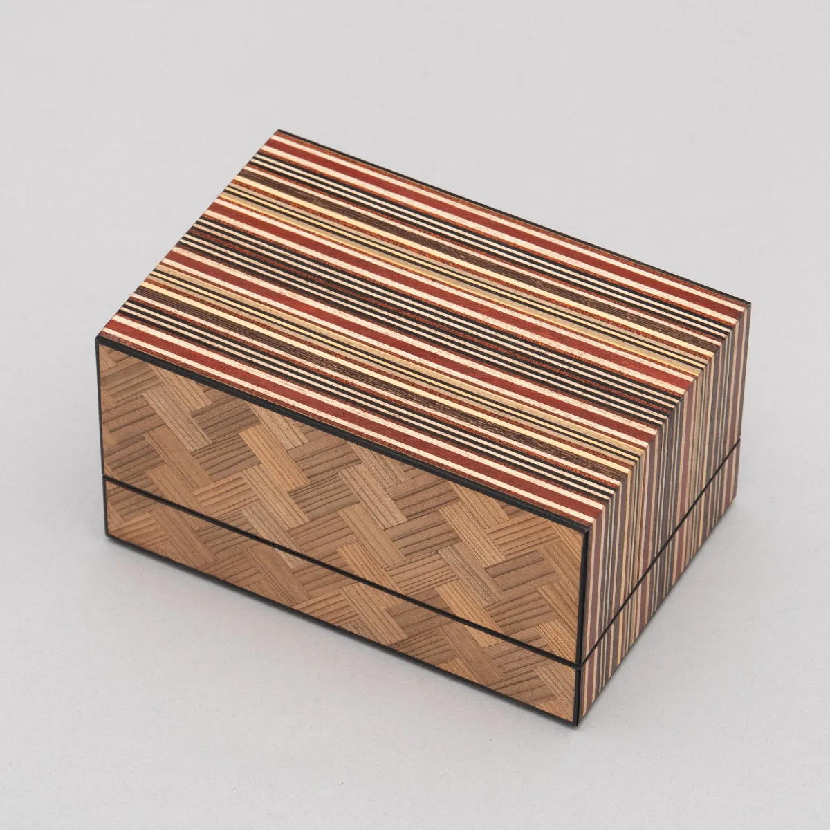 縞の小箱
