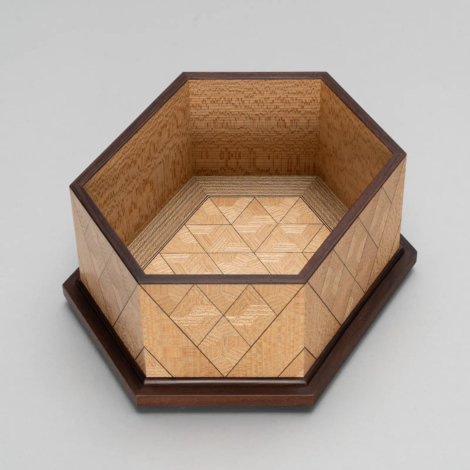 楡木画六角飾箱