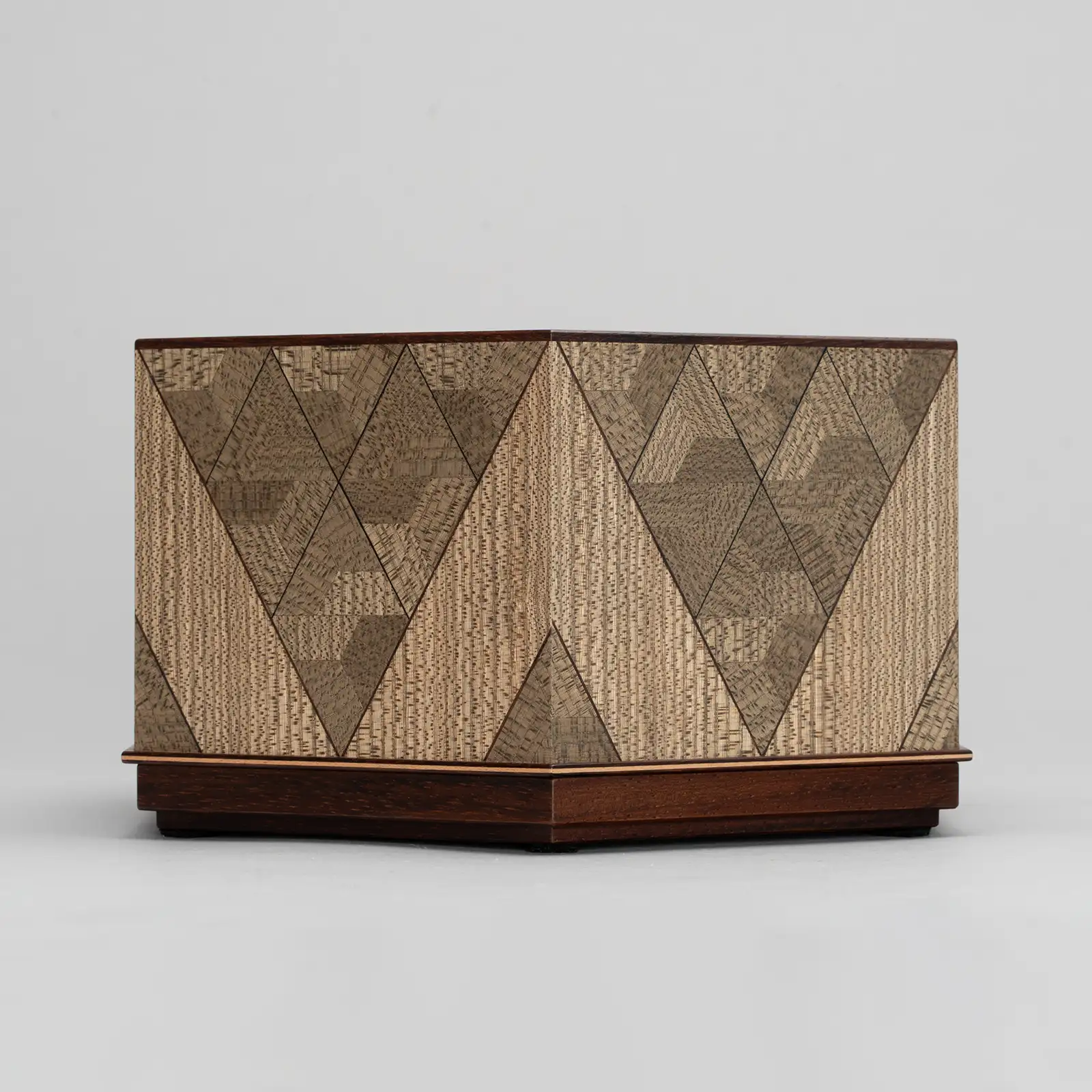 楡木画六角飾箱