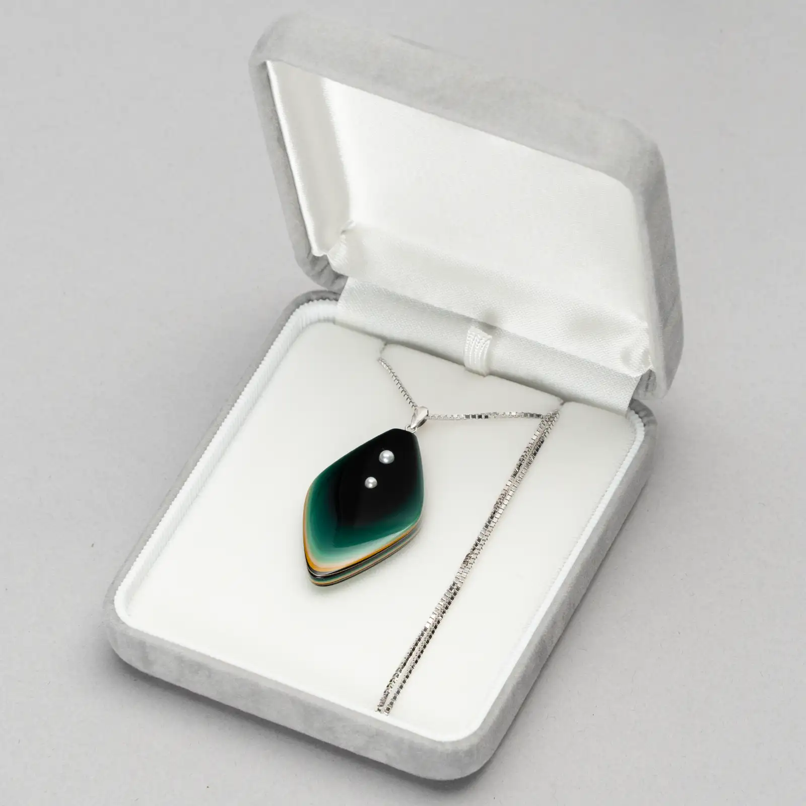 堆漆ペンダント