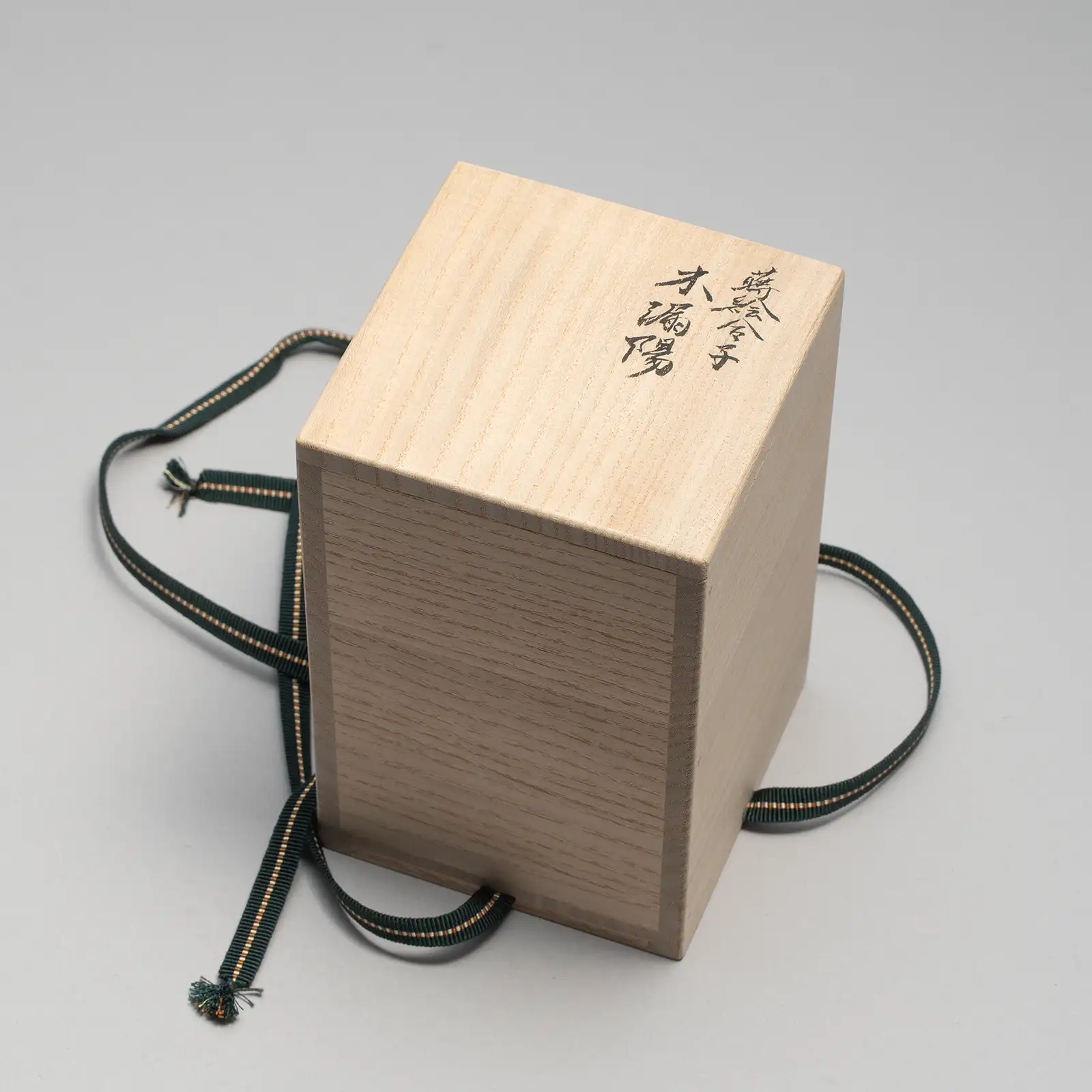 蒔絵合子「木漏陽」