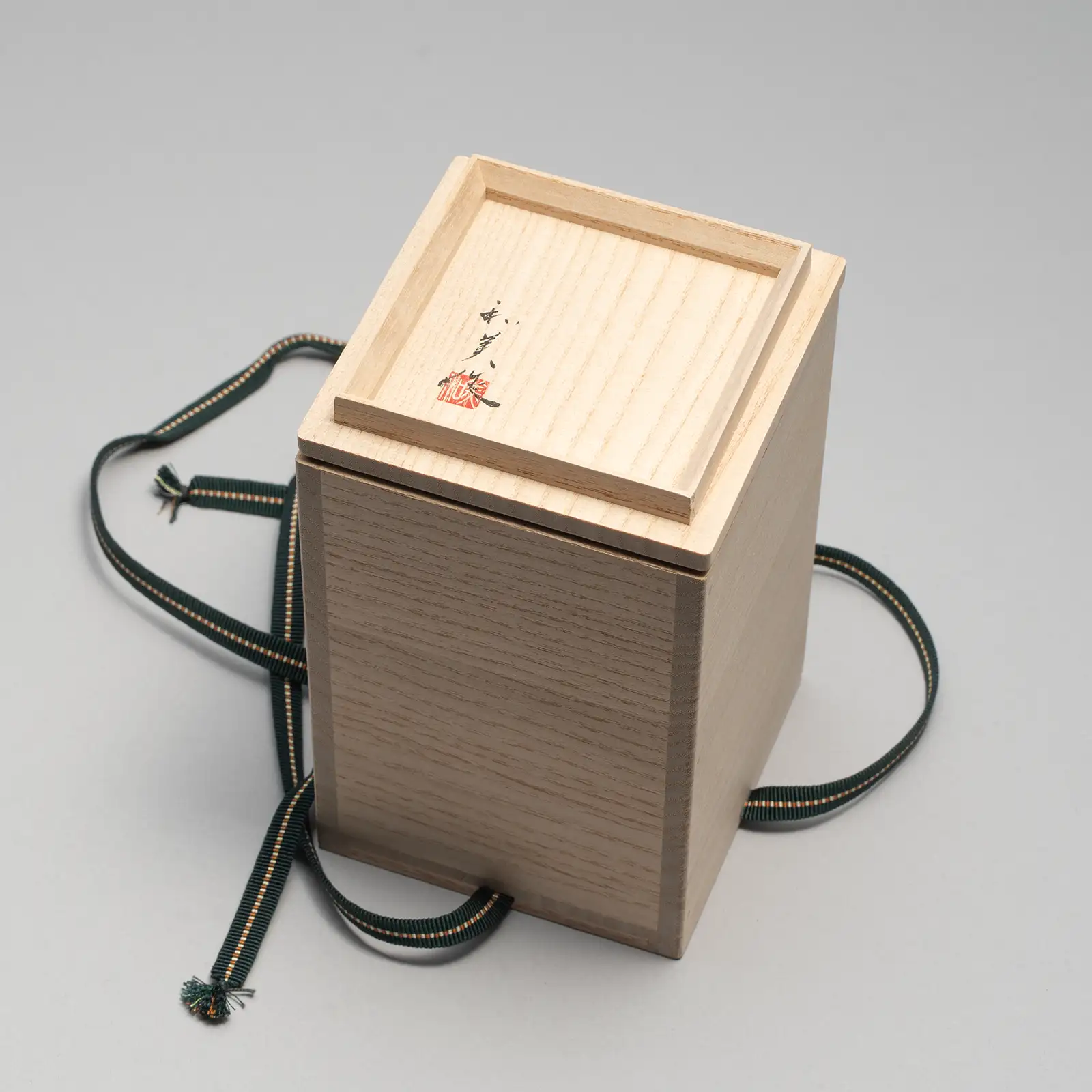 蒔絵合子「木漏陽」