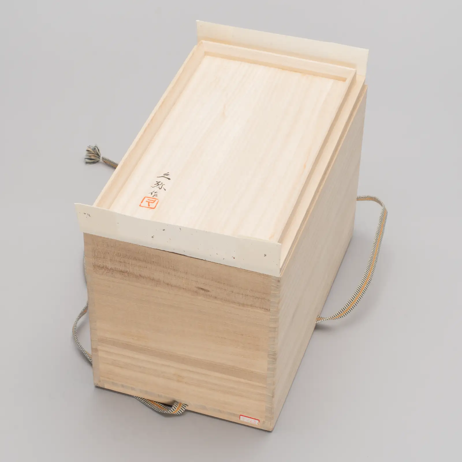 乾漆蓋物「ふたひら」