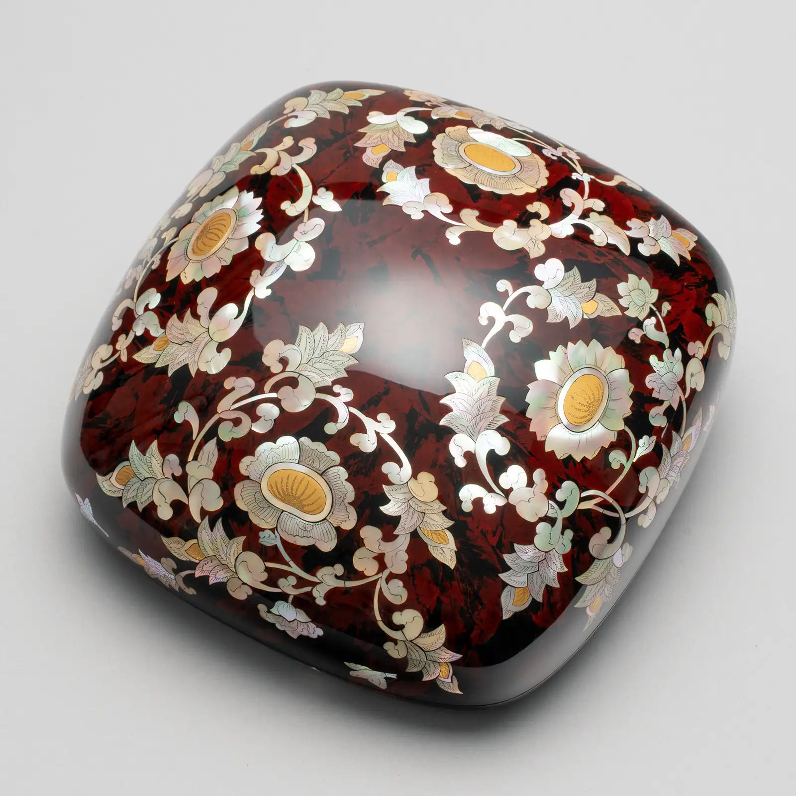 乾漆螺鈿花鳥文箱