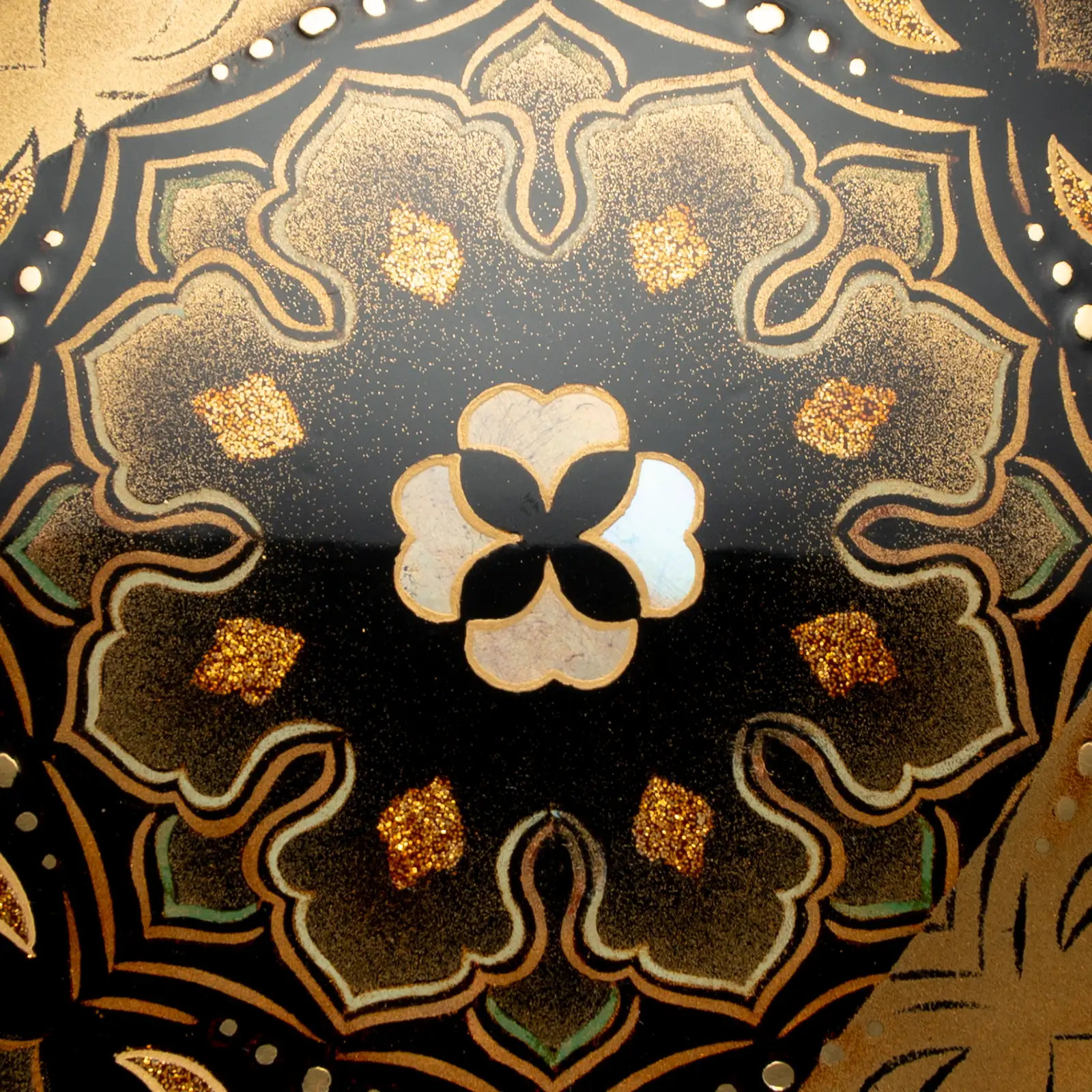 宝華蒔絵合子