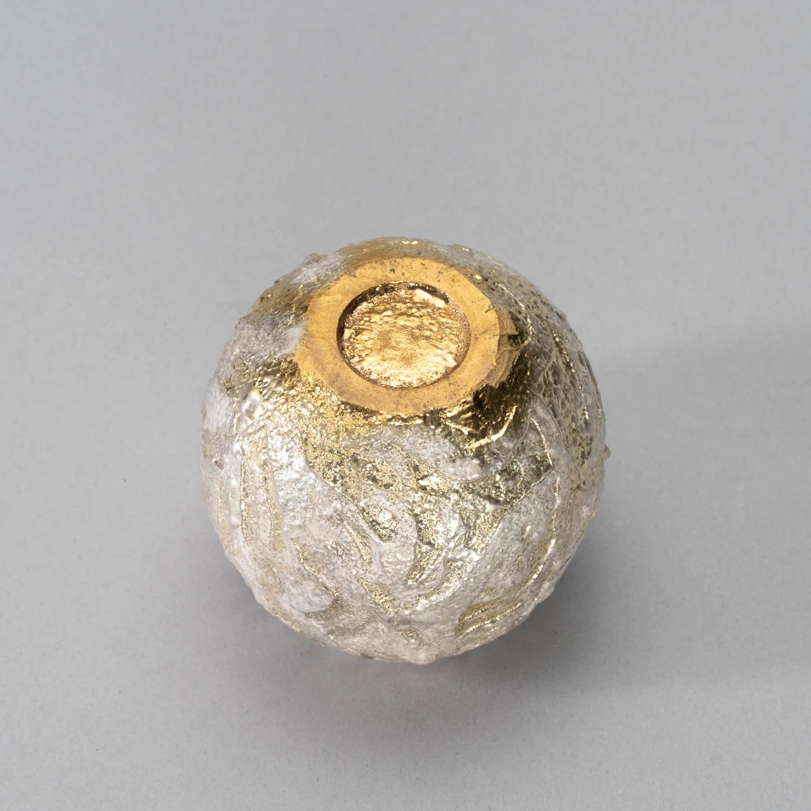 金銀彩薄茶器　巡華